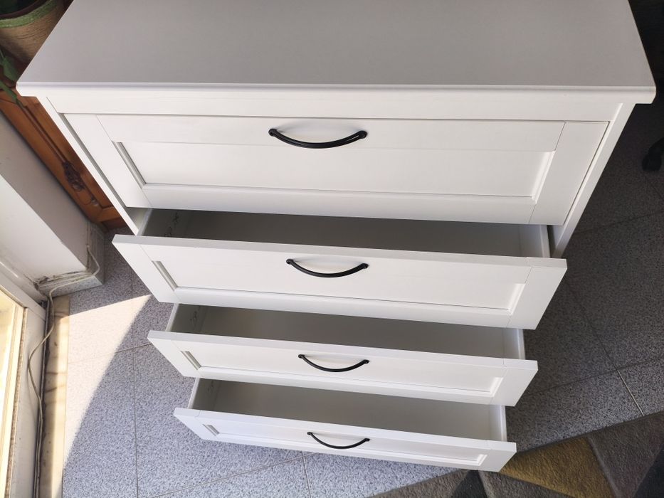 Conjunto de quarto SONGESAND: cómoda (4 gavetas) + mesa de cabeceira