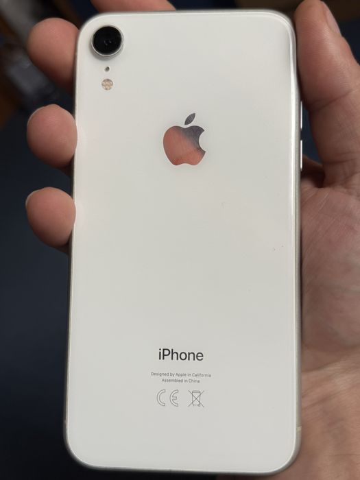 iPhone XR (64gb)