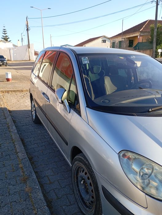 Peugeot  monovolume 807