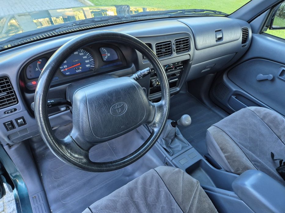 Toyota Hilux 2.4d