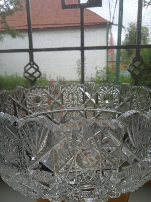 Продам вазу хрустадьную