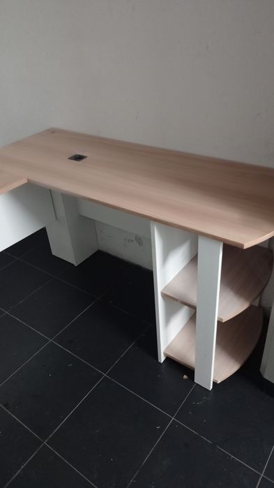 Secretária / Mesa de Escritório em L