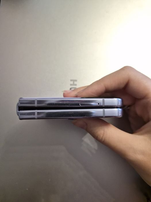 Samsung Galaxy Z Flip 4