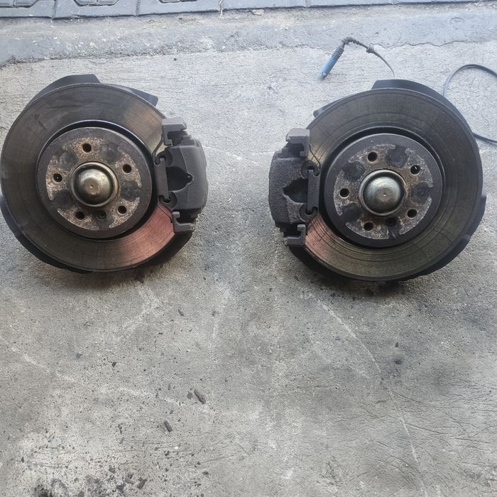 E46 330i 330ci 330d Hamulce Przód Zaciski swap hamulcy 325mm