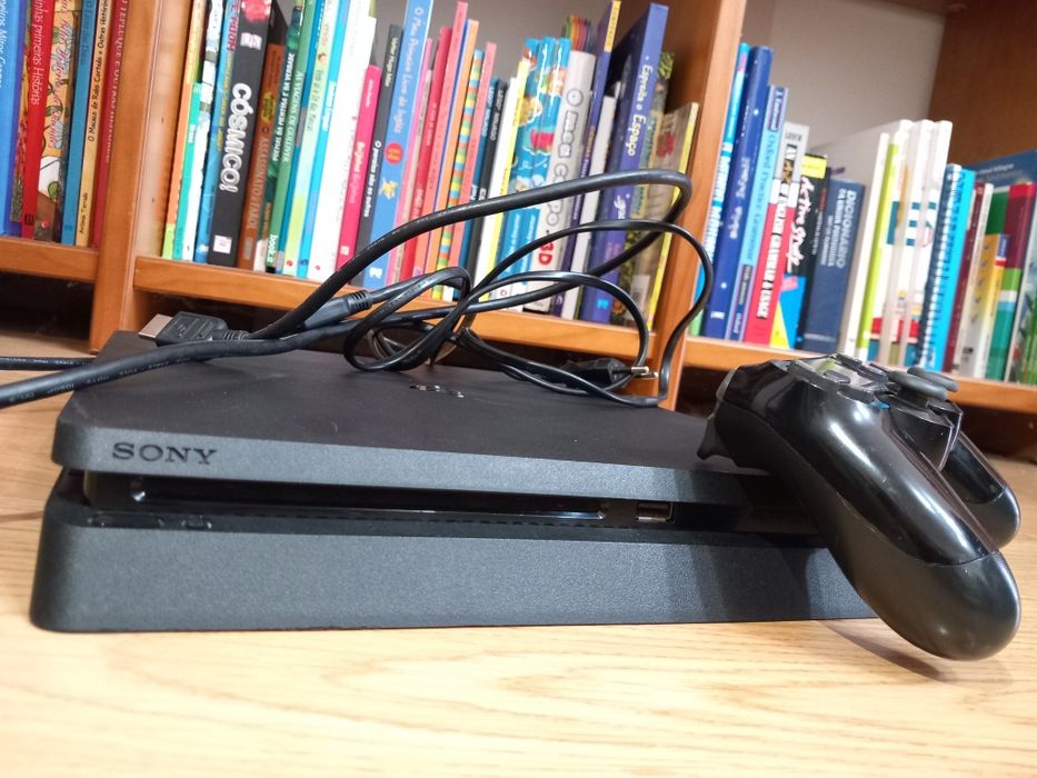 Playstation 4 Slim Bundle