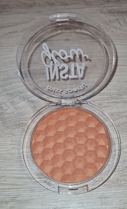 Bronzer miss sporty Insta Glow