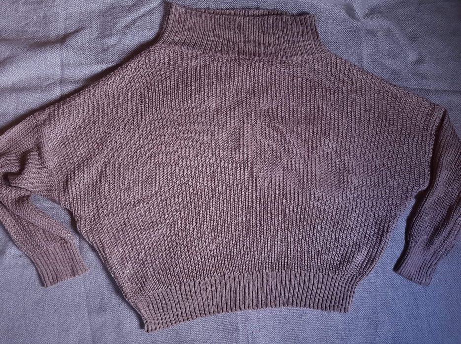 Sweter z dodatkiem wełny/One size/Roz/38/40/42