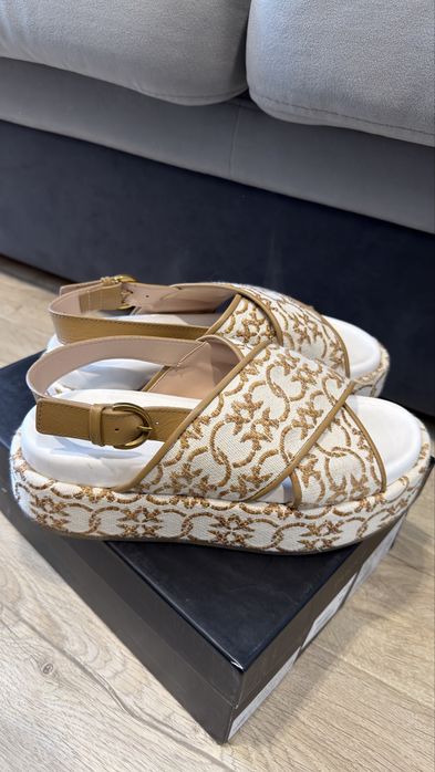 Босоніжки Pinko нові