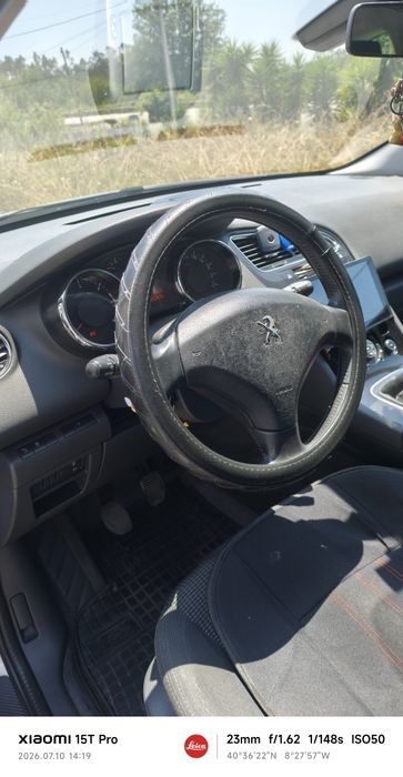 Peugeot 5008 de 2015 com motor avariado
