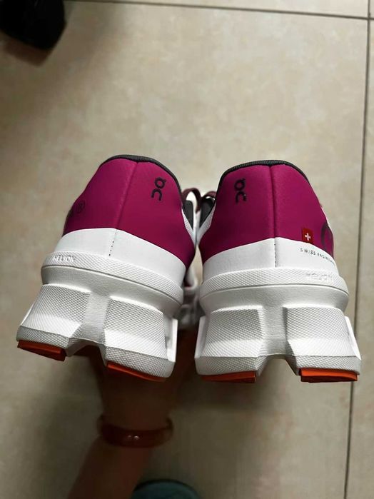 Trampki On Running  Cloudsurfer (Women's)  38