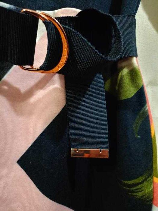 Платье-футляр миди с цветочным принтом и поясом Ted Baker размер 2