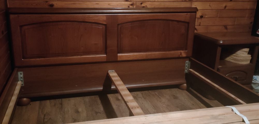 Łóżko 160x200 (rama, bez materaca)