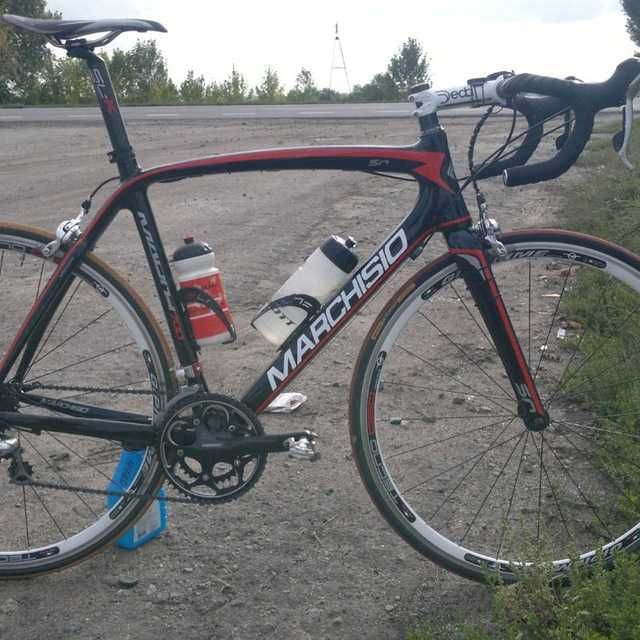 Шоссейный карбоновый велосипед