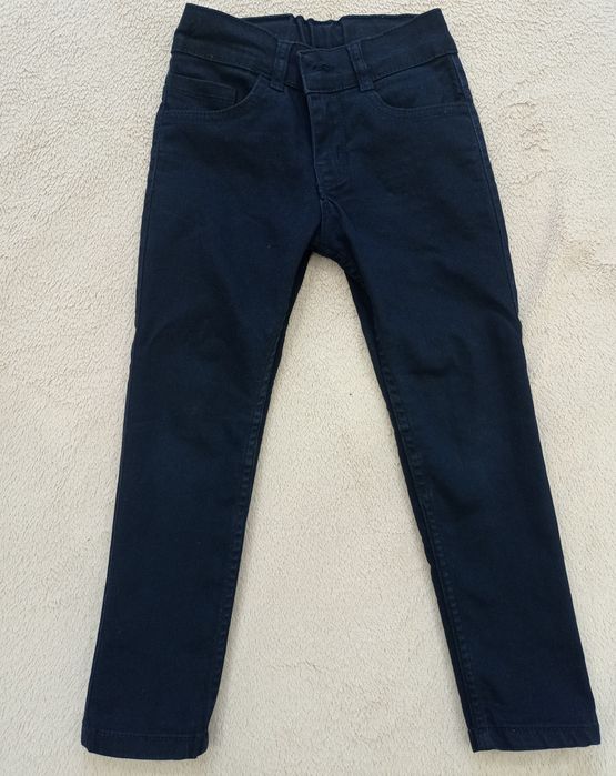 Продаються штани і сорочка