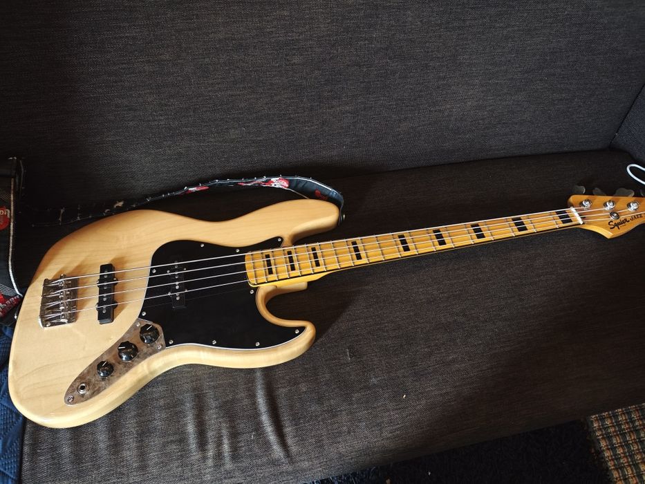 Baixo Squier Jazz Bass Classic Vibe 70s Natural