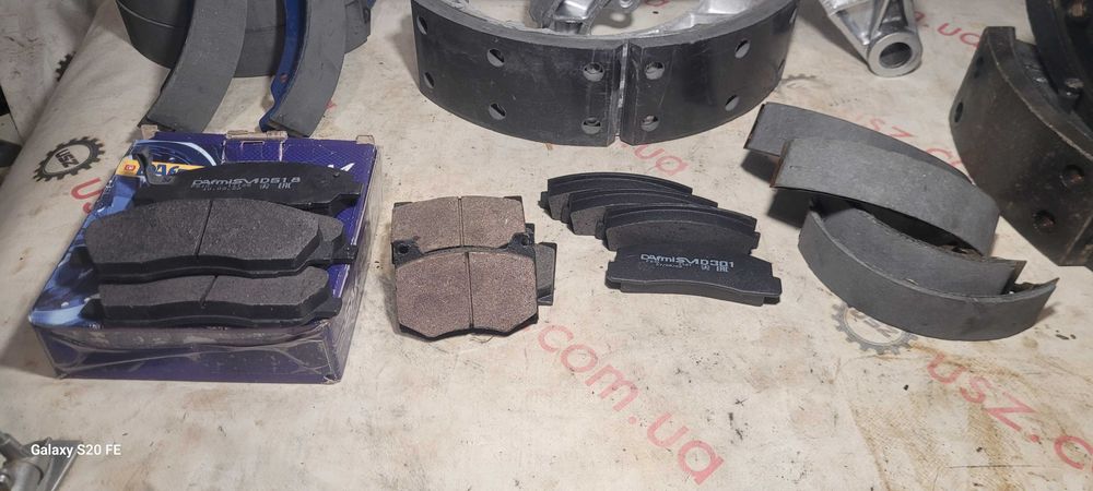 Колодка перед зад  ЗИЛ-131 УАЗ Волга ВАЗ 2123 2108 МОСКВИЧ