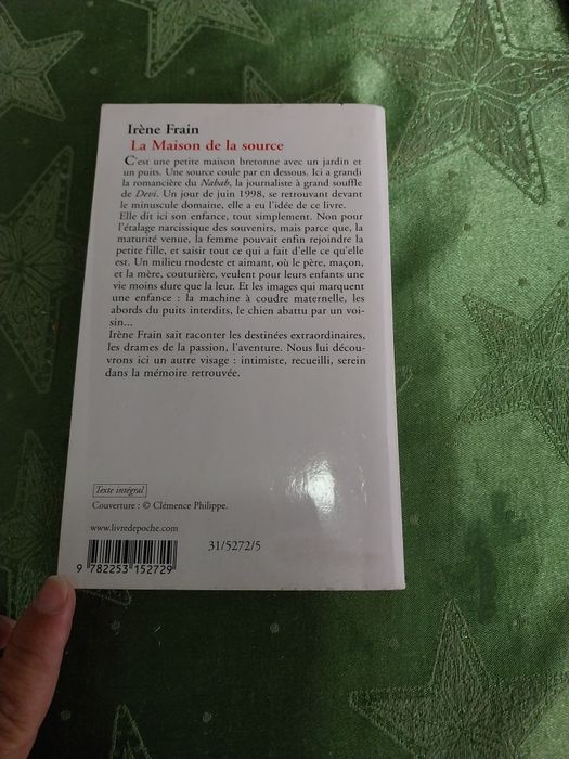 La maison de la source. Portes incluídos