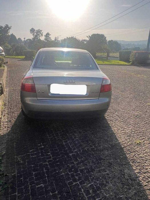 Carro Audi A4 1.9 TDI ano 2003