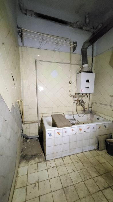 Срочно! Продам 3 комнатную квартиру, сталинка, "литерка" метро Вокзальная