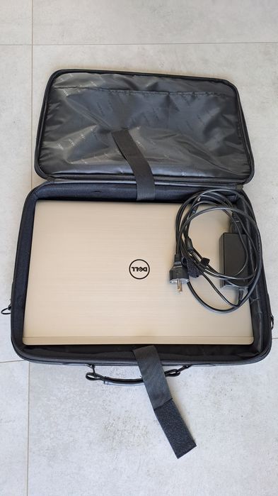 Laptop DELL P26E 17"