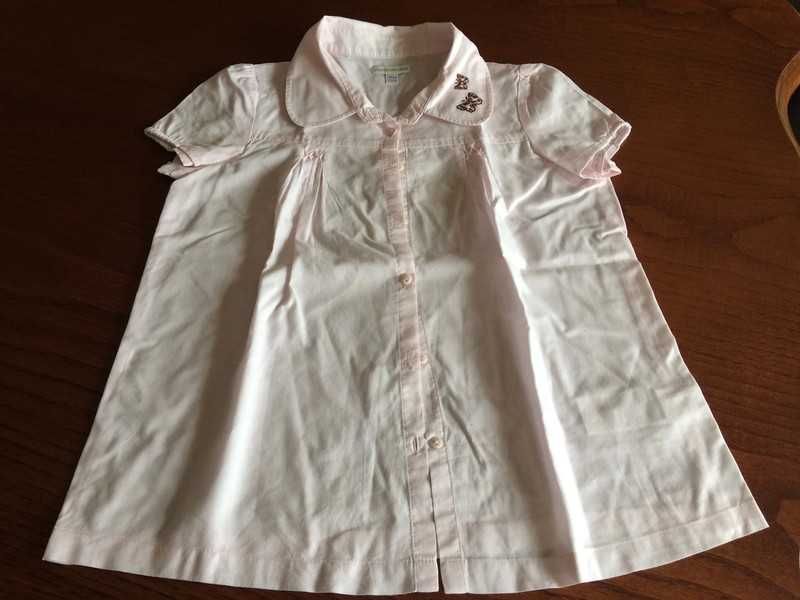 Blusa rosa com bordado borboleta