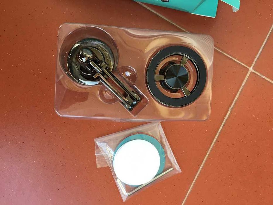 Suporte magnético para telemóvel -- uso no carro
