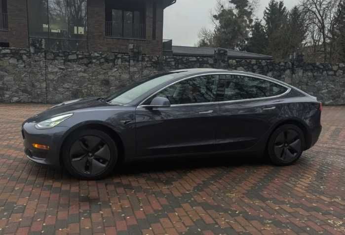 Аренда Авто Tesla Model 3 два мотора 54кВт Днепр