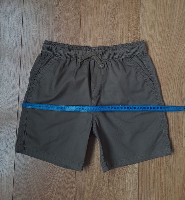 Светлая тенниска рубашка и  шорты для мальчика