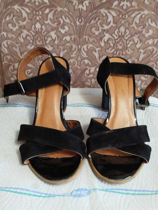 Босоніжки жіночі замшеві