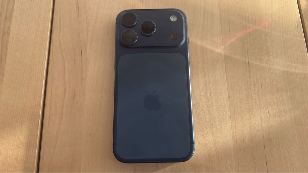 iPhone 17 Pro 256GB – Azul Escuro