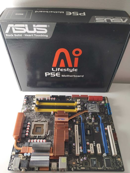Motherboards, CPUs, RAM 16GB, GPU 8800 GT e muitos extras — vale +400€