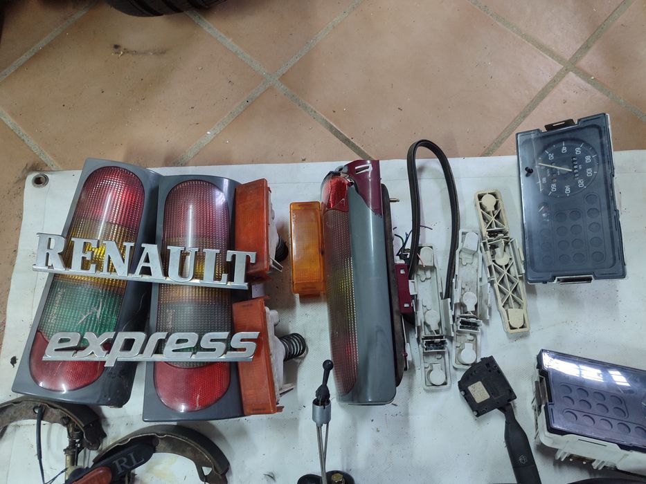 Vendo várias peças Renault Express