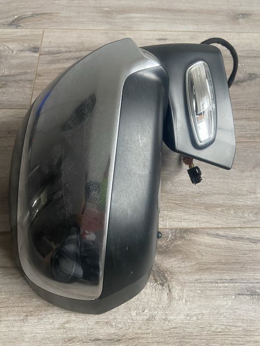 Продам бокоіе дзеркало Пежо 3008