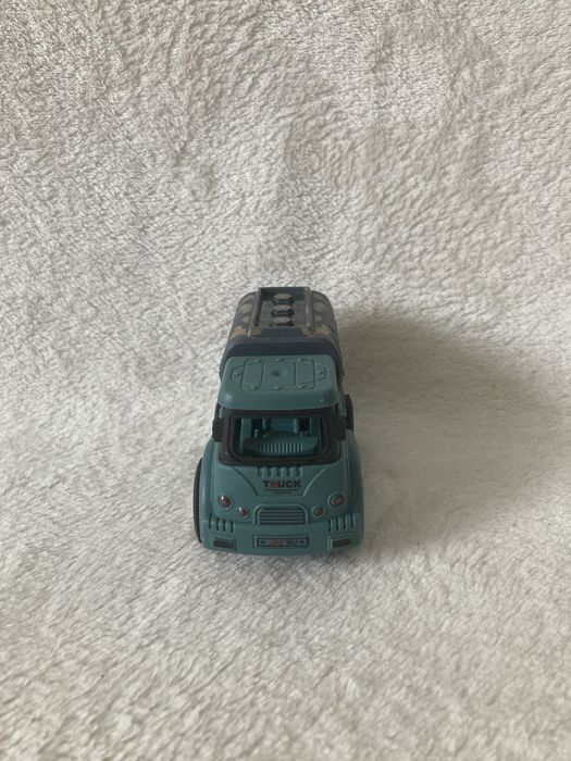 zabawkowe  auto