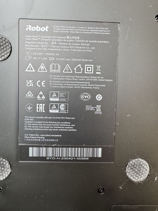 Aspirador iRobot Roomba J7 com base