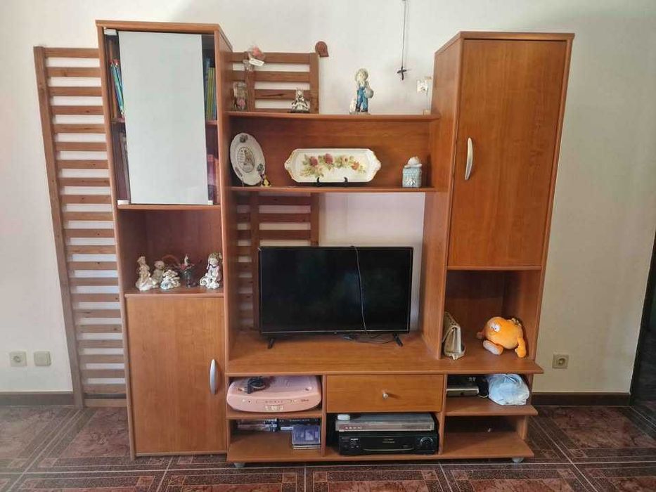 Móvel + Mesa de sala