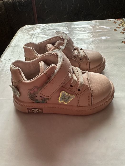 Кросівки для дівчинки