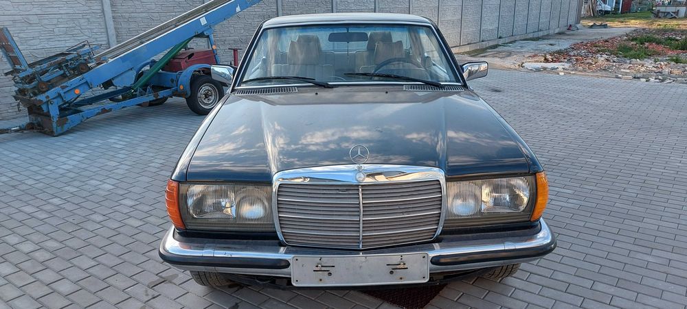 Mercedes-Benz W123
