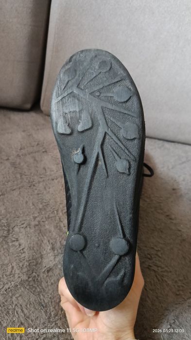 Buty do gry w piłkę.