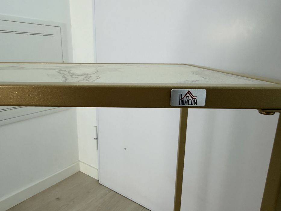 Mesa de apoio em ótimo estado
