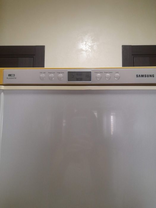 Холодильник  Samsung