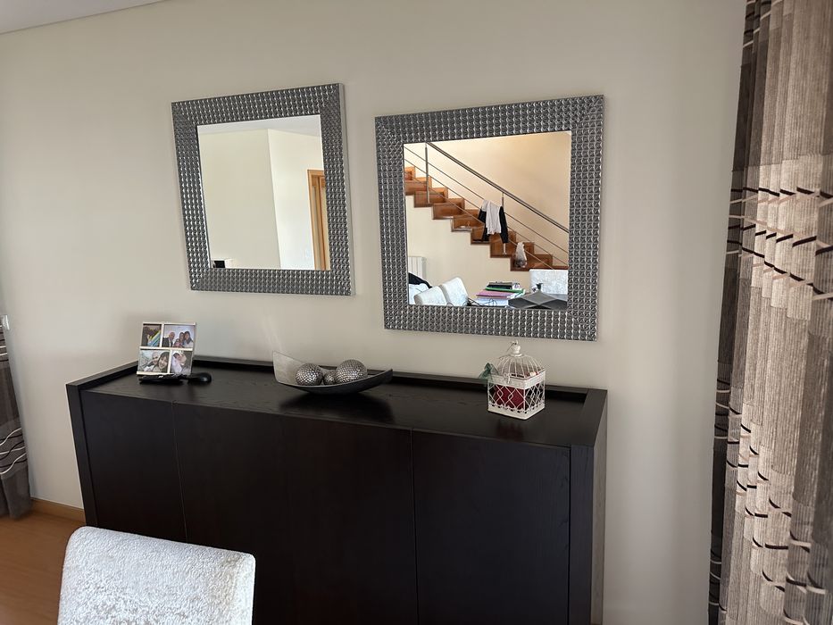 Dois espelhos moldura prateada novos para sala ou Hall