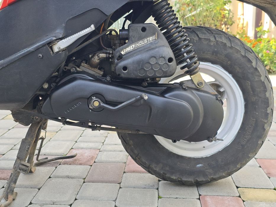 Скутер Peugeot Squab