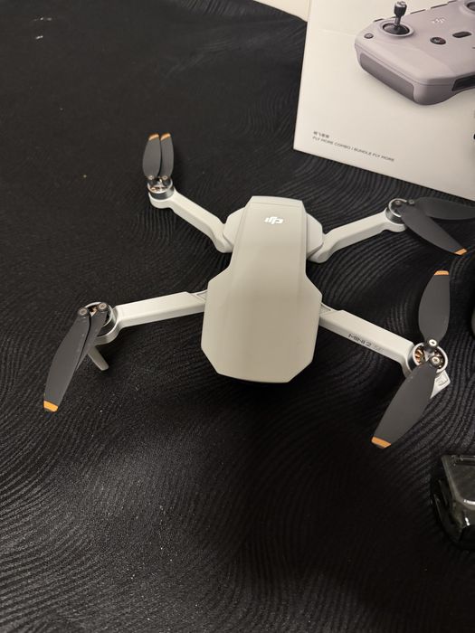 DJI Mini 2 SE + Extras