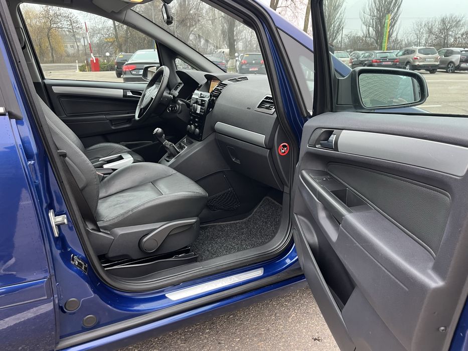 Zafira Максимальна комплектація