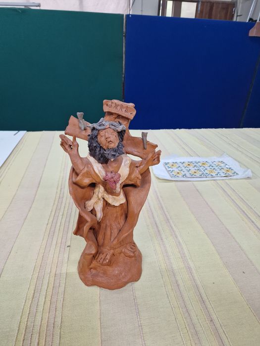 Estatueta da senhora da cruz de José Franco