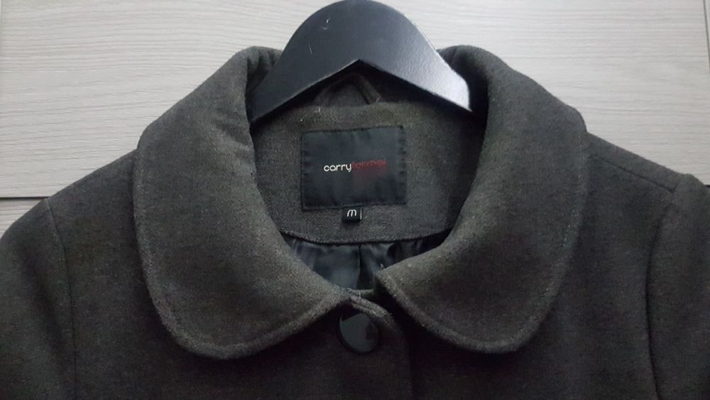 Płaszcz damski rozm. M marki CARRY