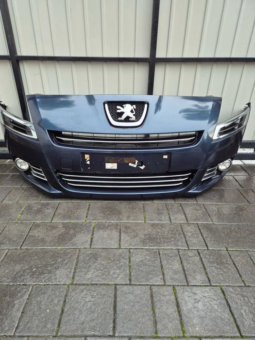 Zderzak przód przedni PEUGEOT 5008 rok 13 kod lak KGNC