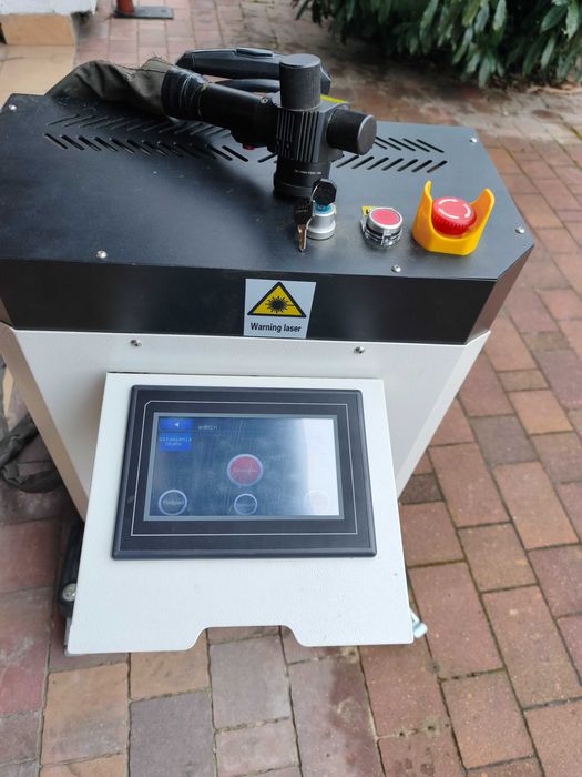 Laser pulsacyjny