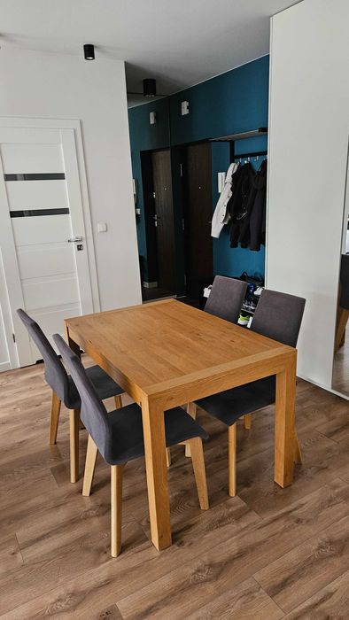 Rozkładany stół fornirowany Klose + 4 krzesła Paged